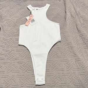 Basic seamless sleeveless bodysuit